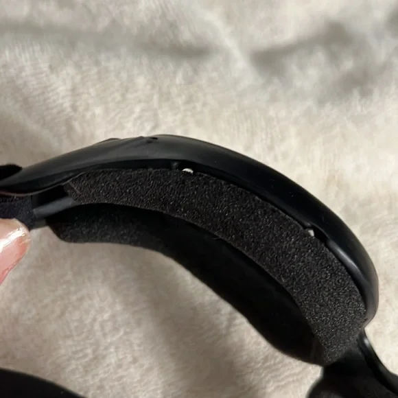 Peerser Foam Insulated Googles, sets of Interchangeable Lenses, Black Nylon Case - Picture 12 of 14